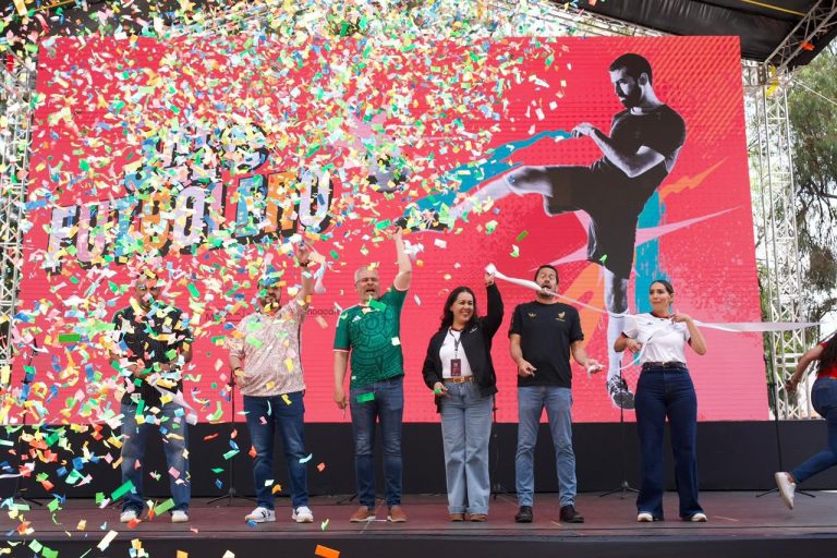 ¡Futbol mundialista llega a Morelia! Inaugura Bedolla el Jalo Futbolero con pantalla gigante