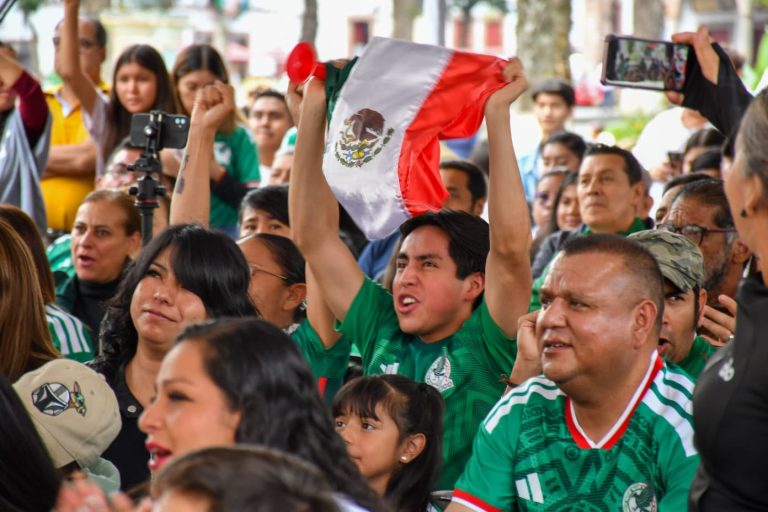 La fiesta mundialista arrancó en Pátzcuaro con el Jalo Futbolero