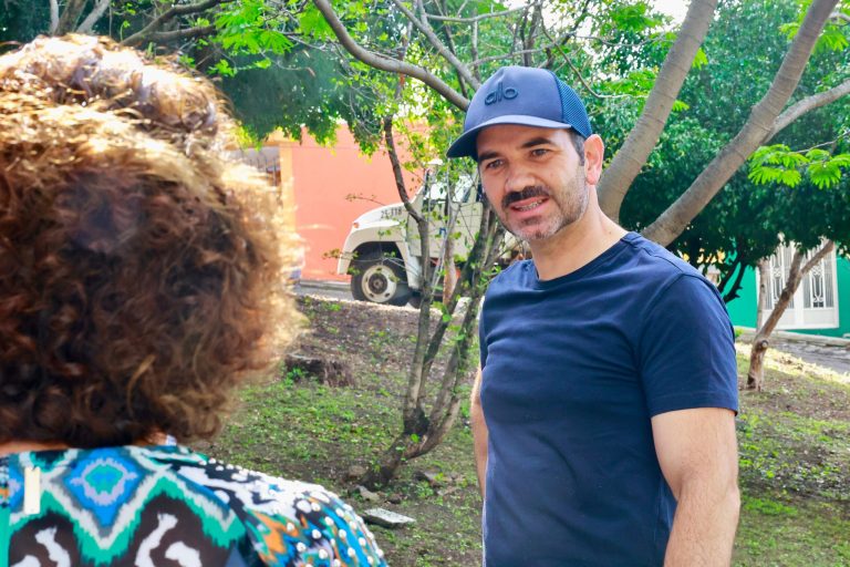 Yankel Benítez encabeza jornada ciudadana de limpieza en Lomas de Santiaguito